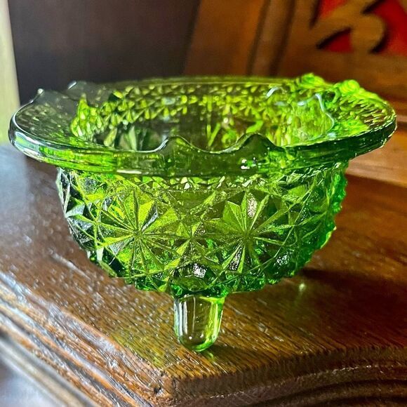 Vintage Smith Glass Daisy and Button Green Footed Ashtray Incense Trinket Bowl - Picture 7 of 15